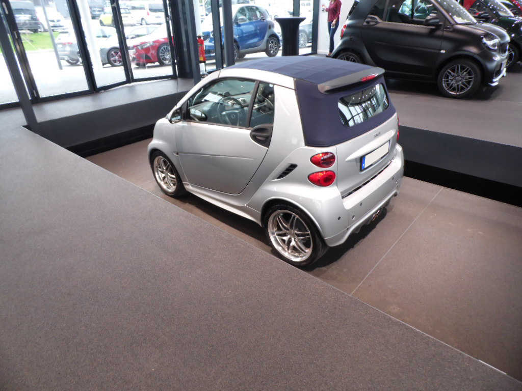 Smart Brabus 451 in silber Cabrio von hinten zum Vermieten